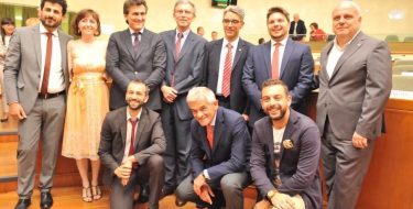 FURIA SU INSEDIAMENTO CONSIGLIO REGIONALE