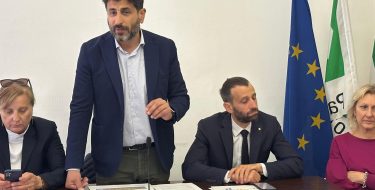 Medici e infermieri in fuga. In Piemonte sanità sempre più precaria: nel 2024 il saldo per i contratti stabili è ancora negativo