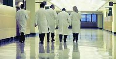 Contratti a rischio scadenza in sanità: la proroga rinvia soltanto il problema